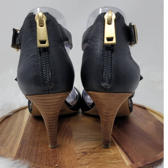 Jessica Simpson Eugenia Black Leather Gold Buckle Open Toe Heels Sandals 8B - Picture 4 of 7